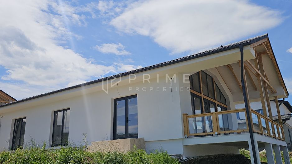 Vilă chalet modern cu perete panoramic de sticlă - Livezeni, Mureș - Poză 2