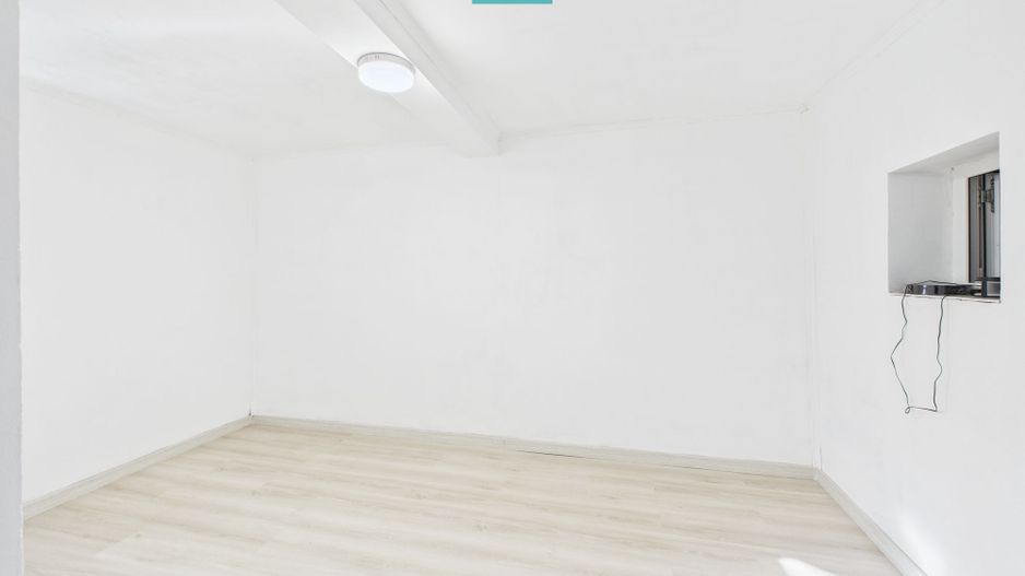 Casă cu 3 camere lângă graniță - Poză 4