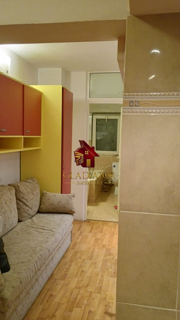 Tg Cucu - Podu de Fier, Str. Cucu Apartament 3 camere, zona centrala - Poză 8