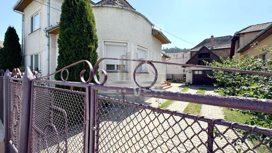 Casa cu 4 camere/teren 396mp/Garaj/Str.Stefan Augustin. - Poză 2