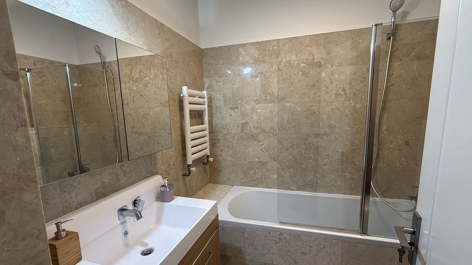 Închiriez apartament 2 camere modern, Nerva Traian, centrală, parcare - Poză 7