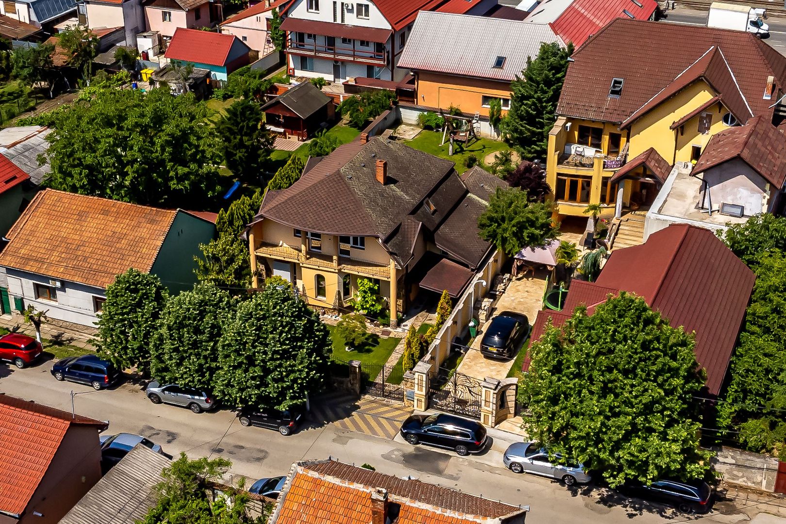 Oază de verdeață în Arad, cartier Pârneava. - Poză 14