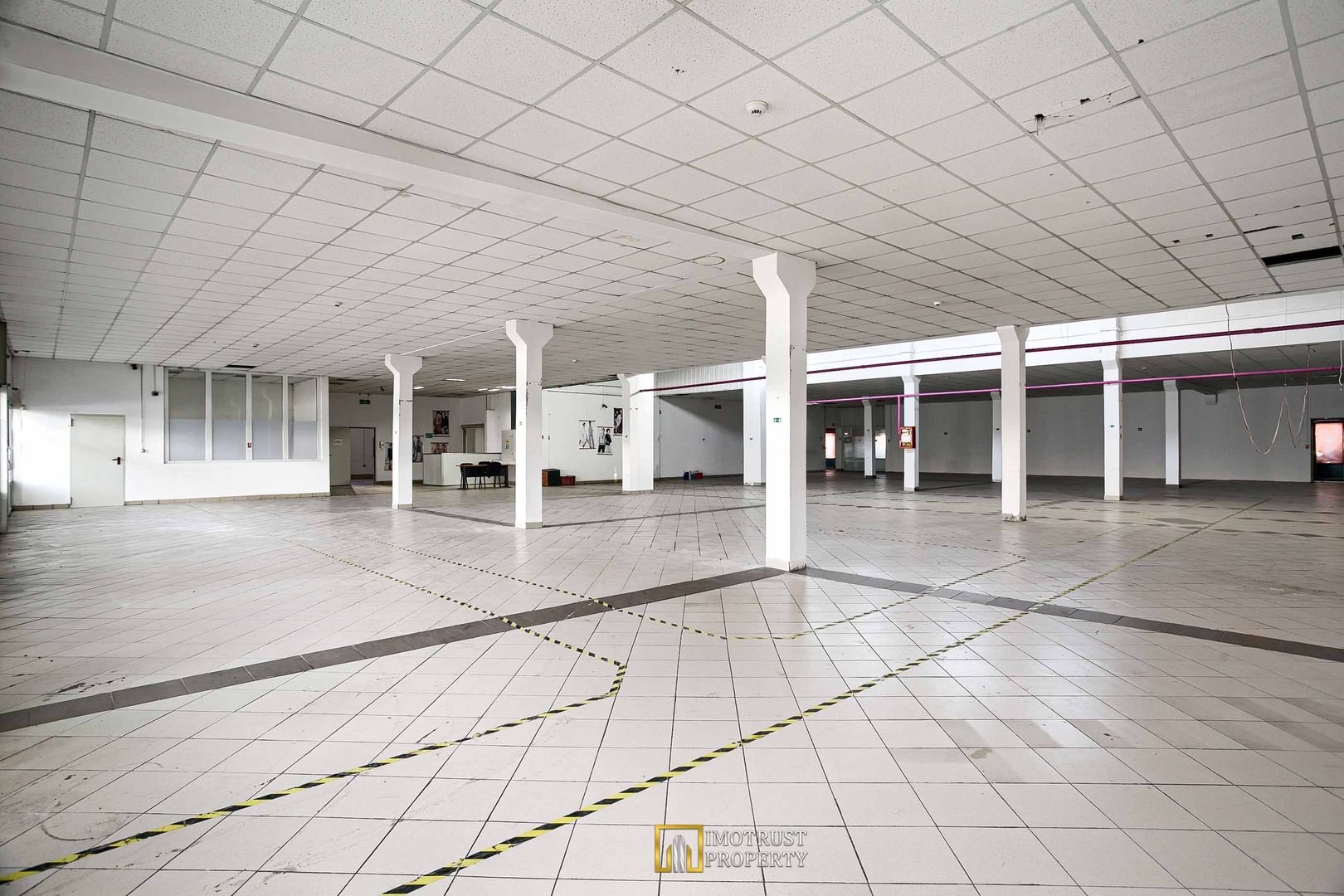 Hala de inchiriat in Arad 762 mp zona centrala Arad - Poză 1