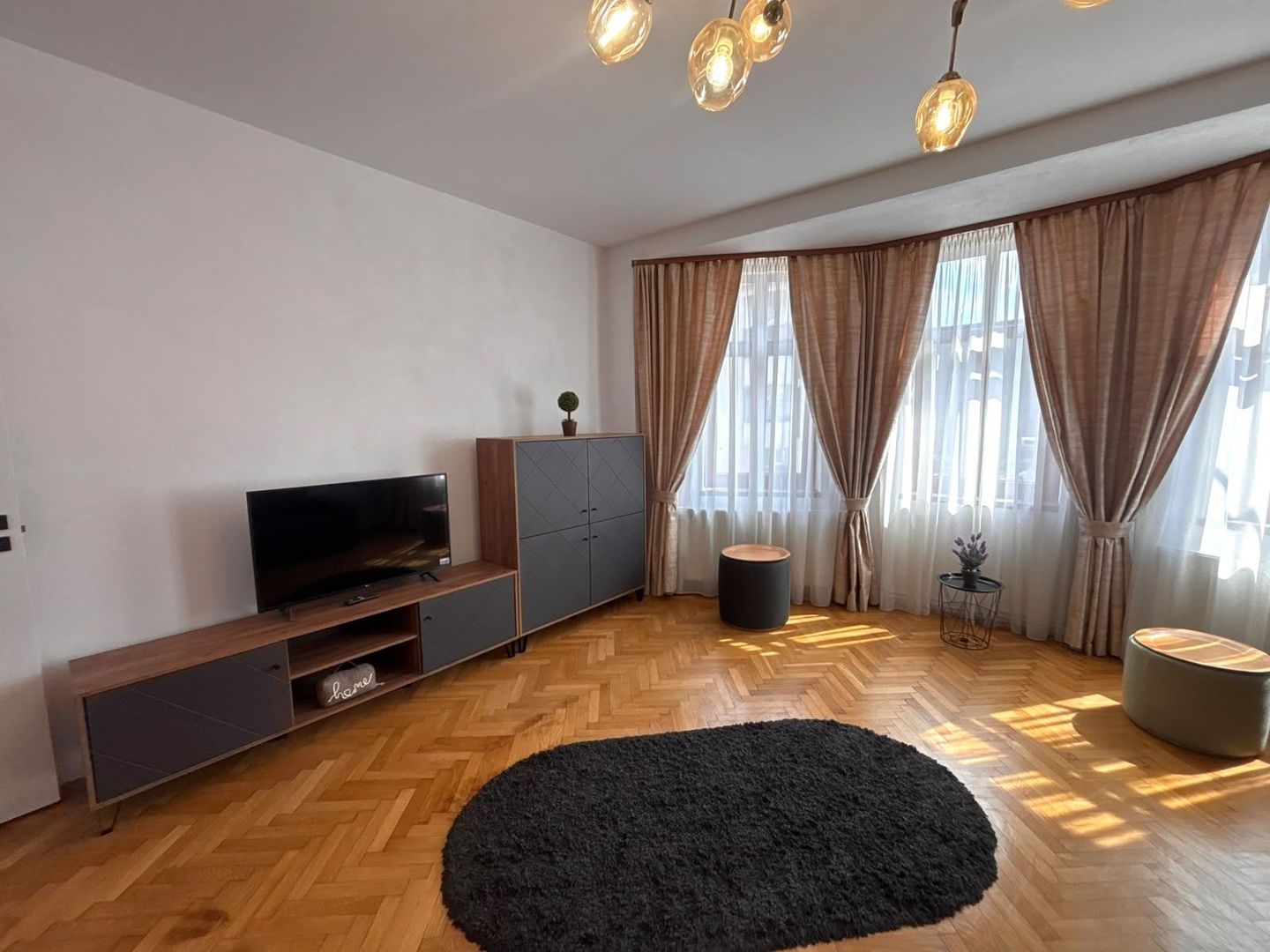 Apartament modern și elegant în zona Centrală - Poză 2