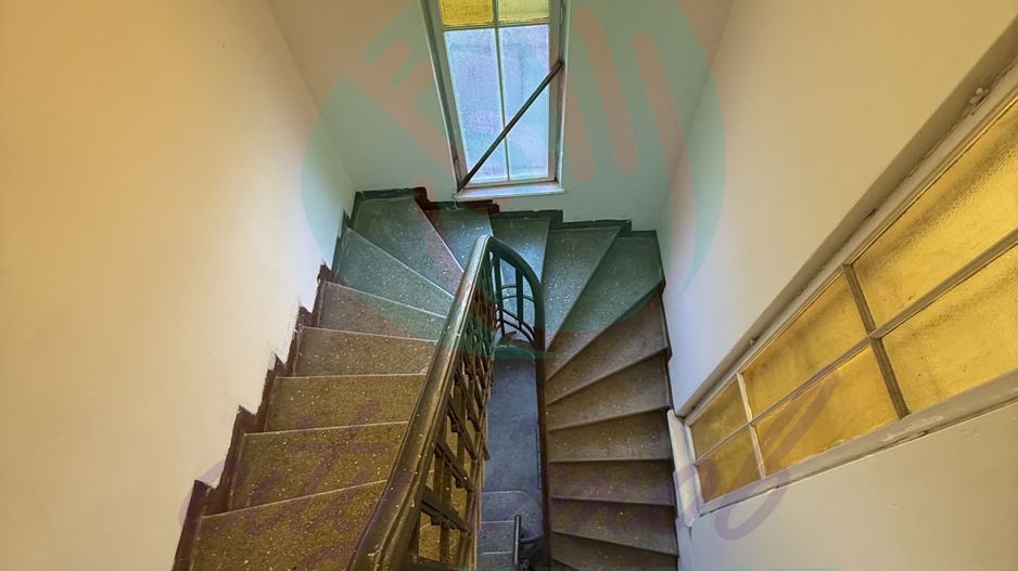 Eleganta, stil si mult potential intr-un apartament interbelic de 3 camere - Poză 14