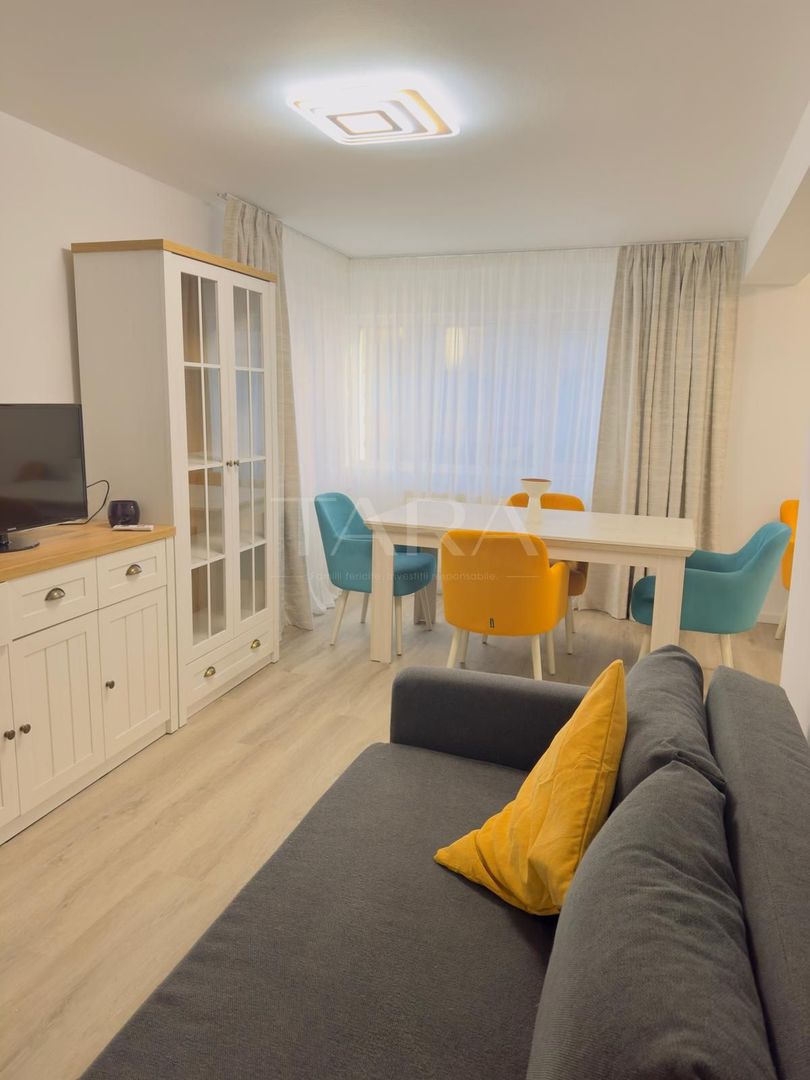 Apartament Elegant, 2 Camere, Parcare, în Vila Exclusivistă, Zorilor. - Poză 1