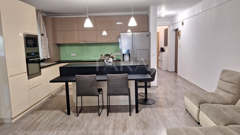 Apartament cu 4 Camere, Europa,  Parcare Subterană. - Poză 2