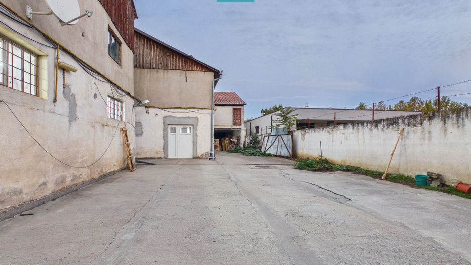Proprietate impresionantă Sântana - 3500 mp utili - Poză 62