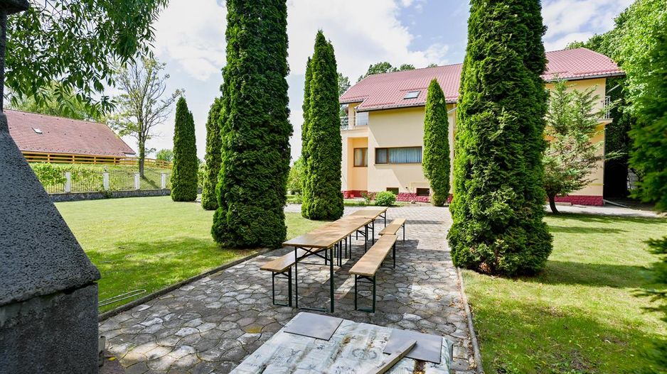 Vila cu 1.500 mp teren, gradina amenajata, linistita zonare,  Halchiu, Brasov - Poză 37