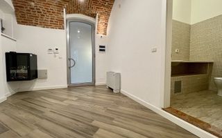 Spatiu birou in cladire istorica restaurata - Poză 8