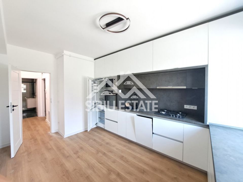Apartament Sibiu 3 camere, 2 bai, terasa si boxa - Poză 3