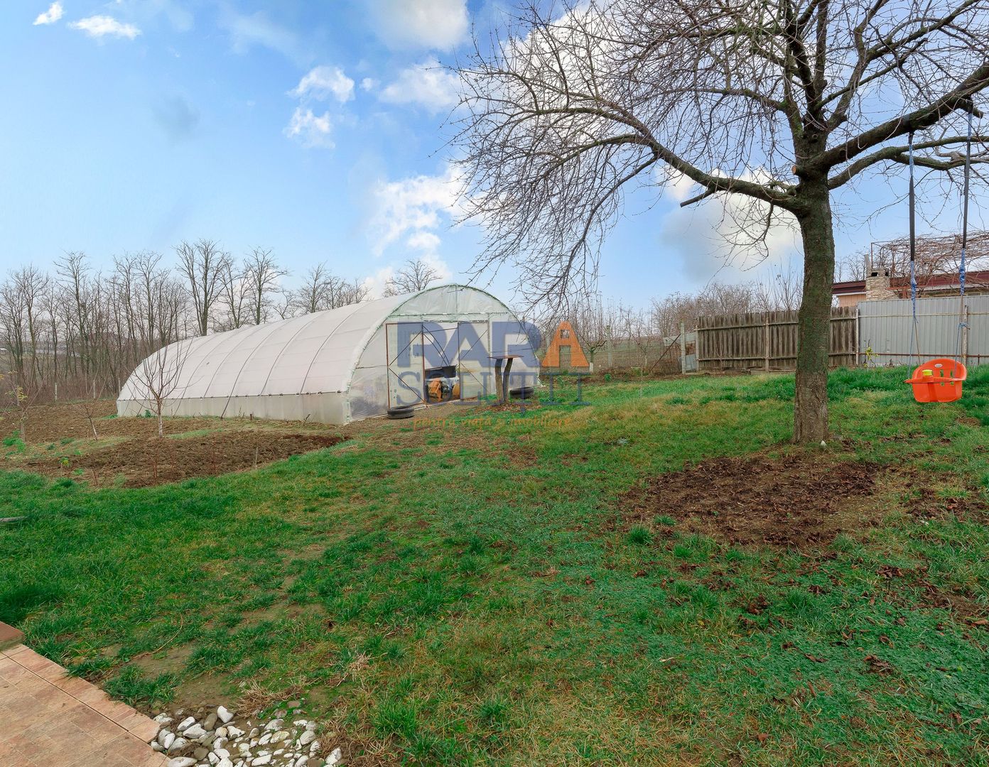 Casă cu 3 dormitoare și 2600 mp teren - Poză 20