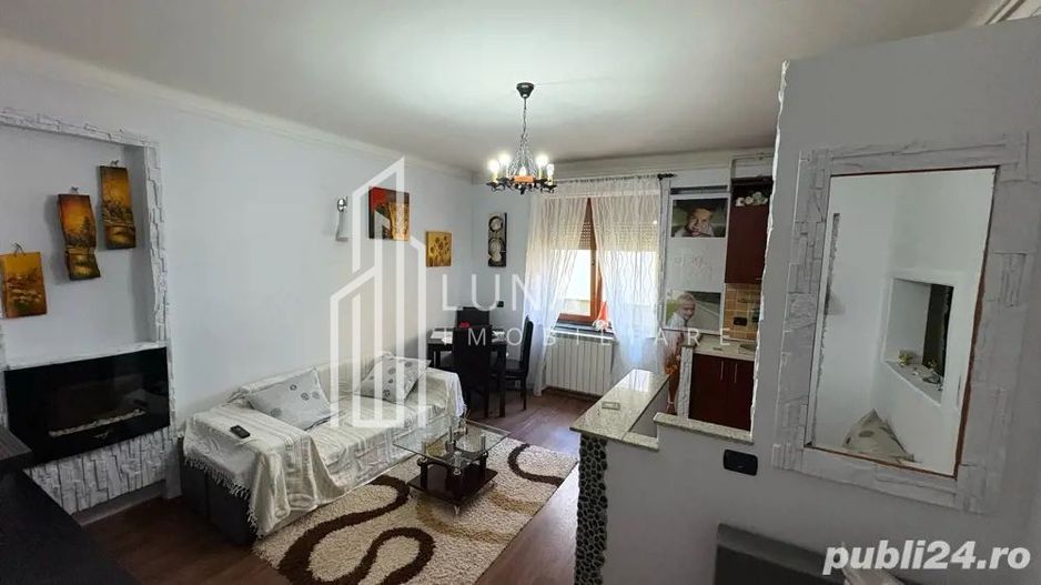 apartament 3 camere de vanzare - Poză 2