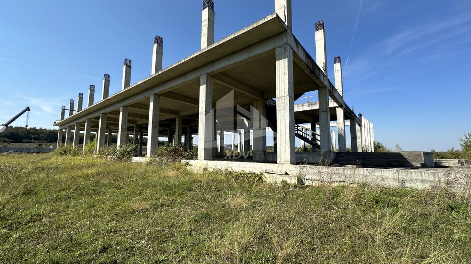 Constructie 3707 mp + Teren intravilan 8828 mp Sibiu /Selimbar - Poză 2