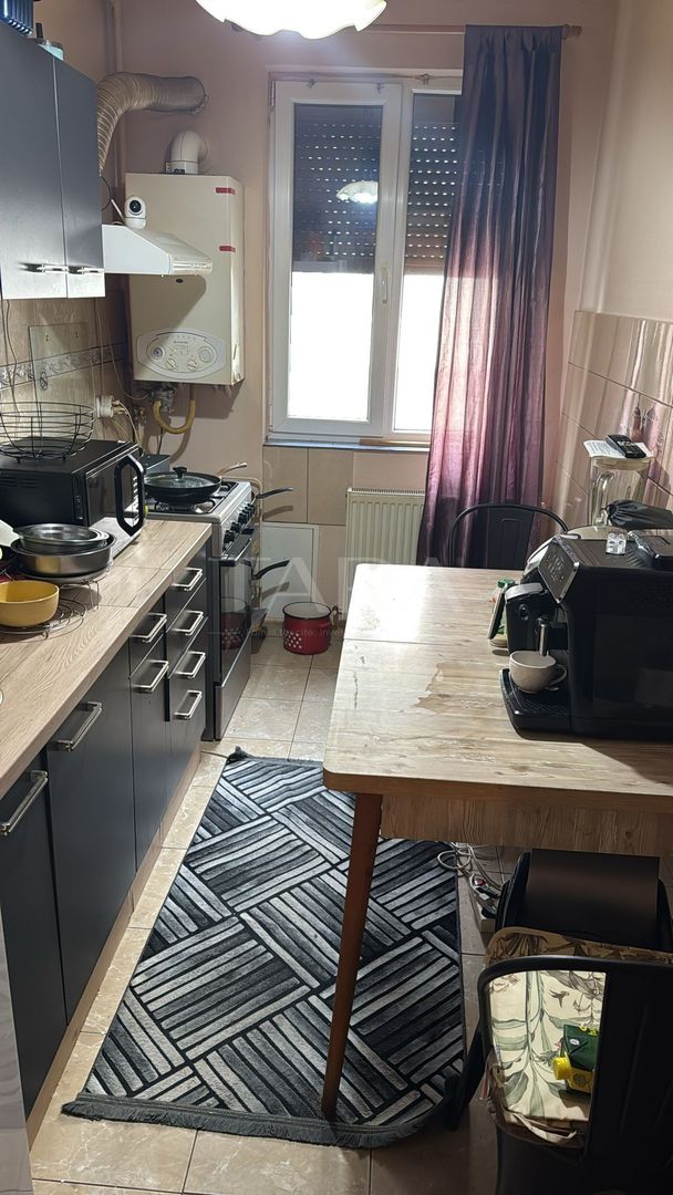 Apartament cu 1 camera in Floresti, zona centrala Eroilor. - Poză 1