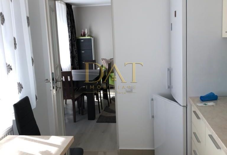 Vind apartament 3 camere zona Vivo - Poză 4