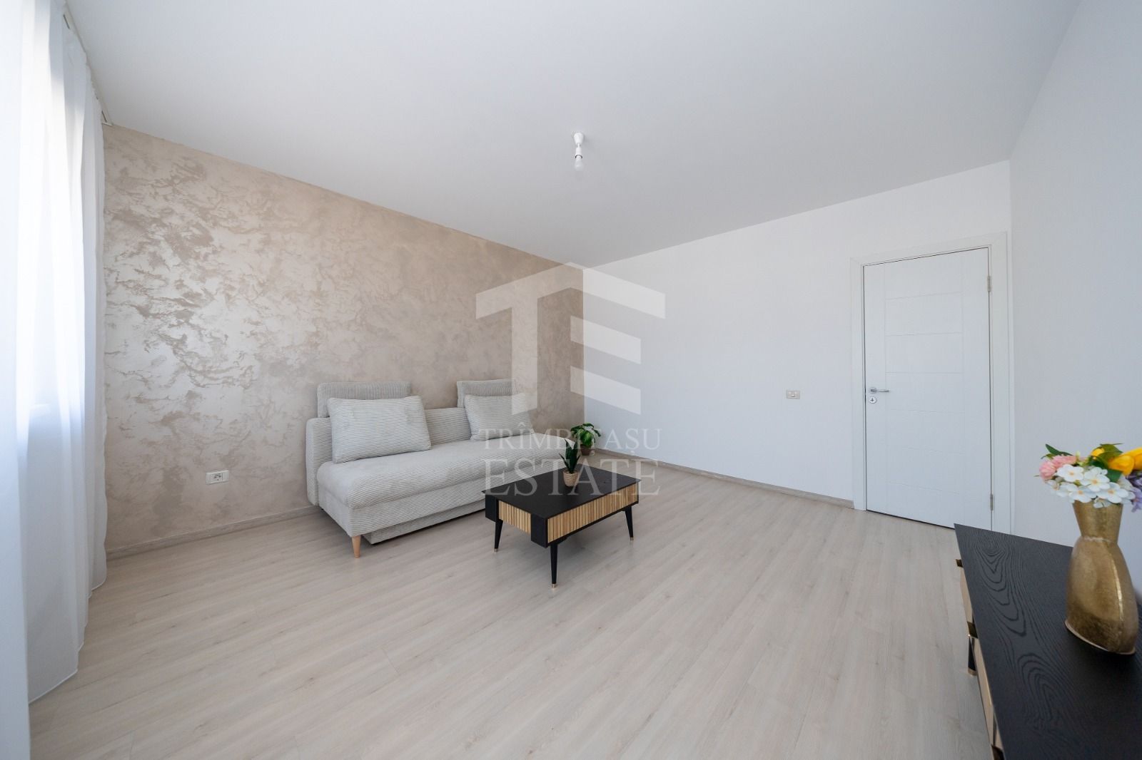 Subcetate|Coresi-Apartament 2 camere 60 mp+loc de parcare - Poză 2