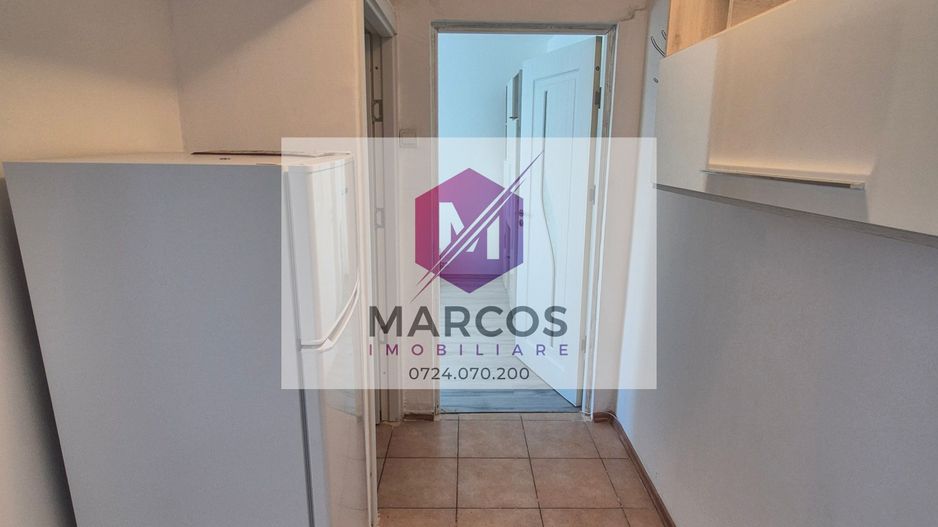 Închiriez apartament 1 camera et.1 Micro 1 - Poză 8