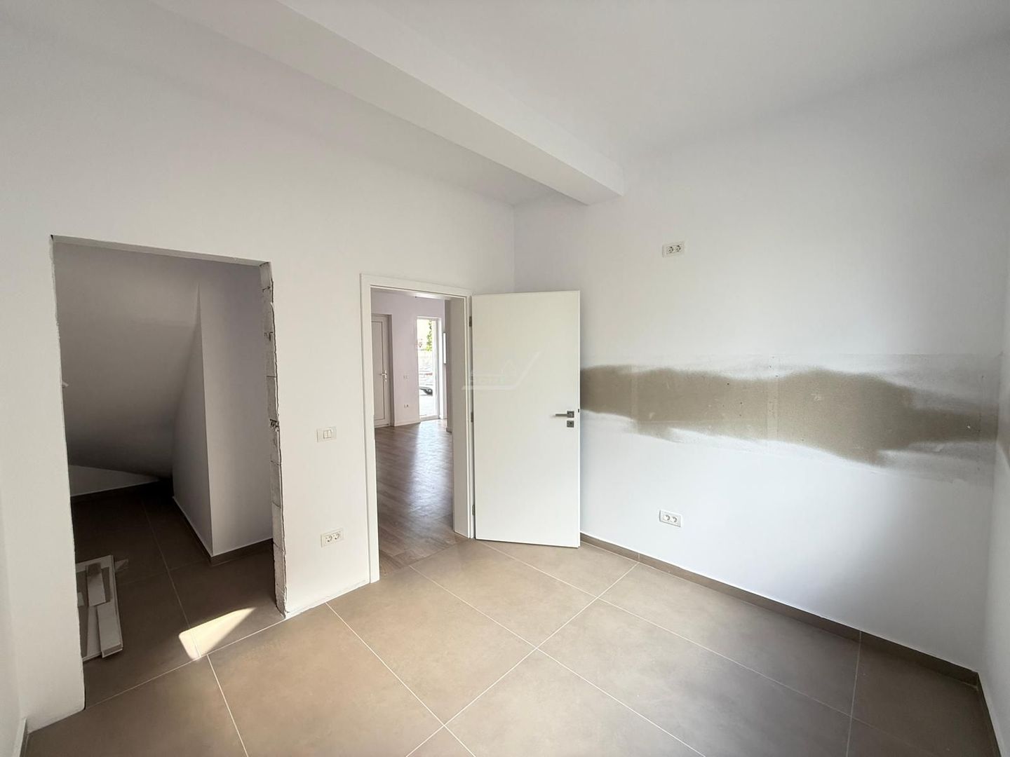 Locatie excelenta - langa Musicescu. 3 dormitoare. 2 locuri parcare. - Poză 7