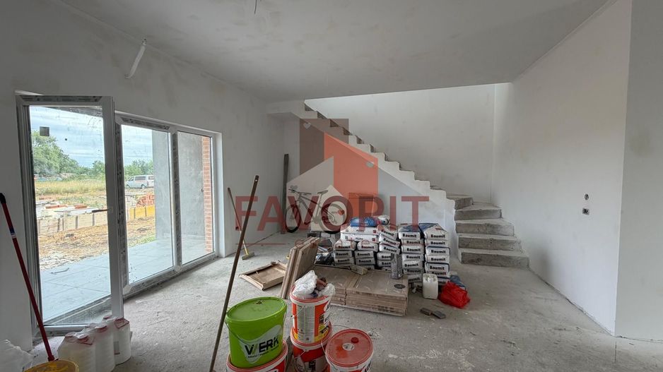 Triplex in Sacalaz |  Finisaje premium | 3 camere | Asfalt | 2 terase - Poză 4