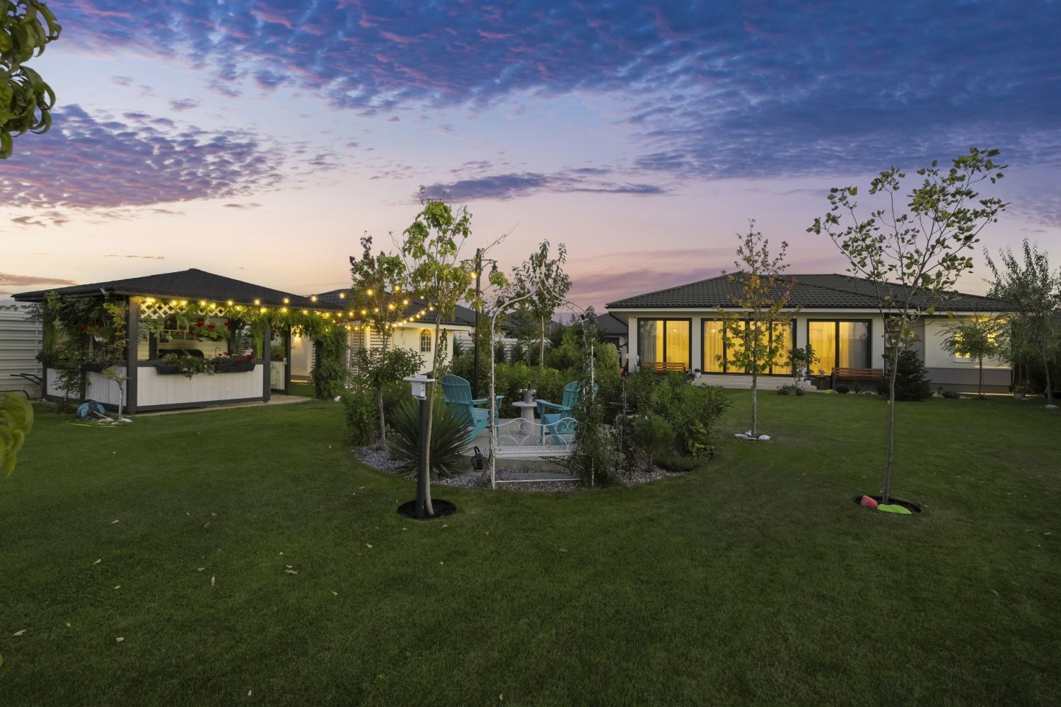 Langa Padure si lac, Vila P+Pod , 900mp teren,  terasa 40mp,  complex securizat - Poză 56