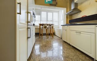 Apartament cu 3 camere în Alfa - Poză 3