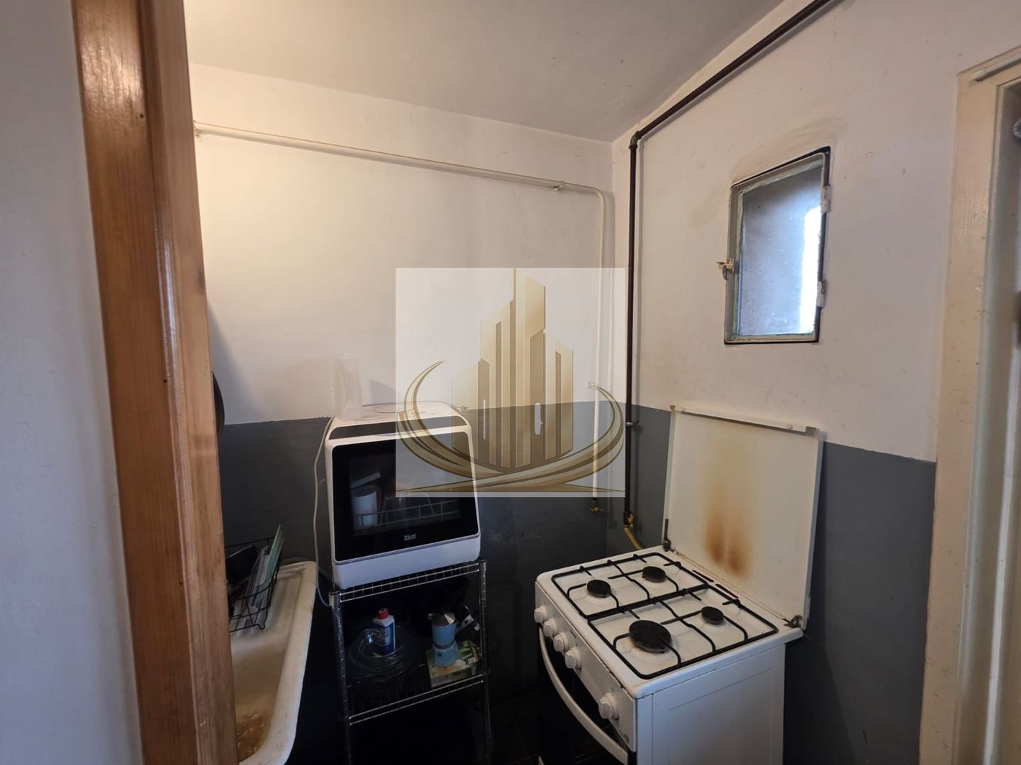 Apartament spațios cu 2 camere, și centrală proprie, Bucovina - Poză 6