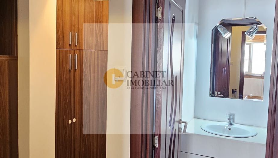 3 Camere - 71MP | Decomandat | Reabilitat | 2 Bai | M Gorjului-9 min - Poză 16