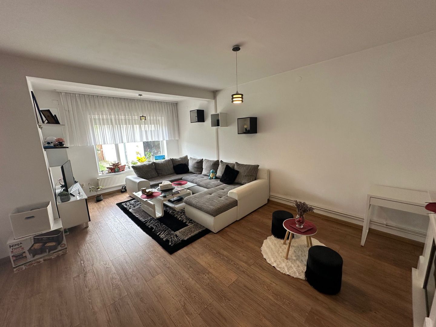 Casă / Vilă cu 5 camere zona Lunei - Poză 7