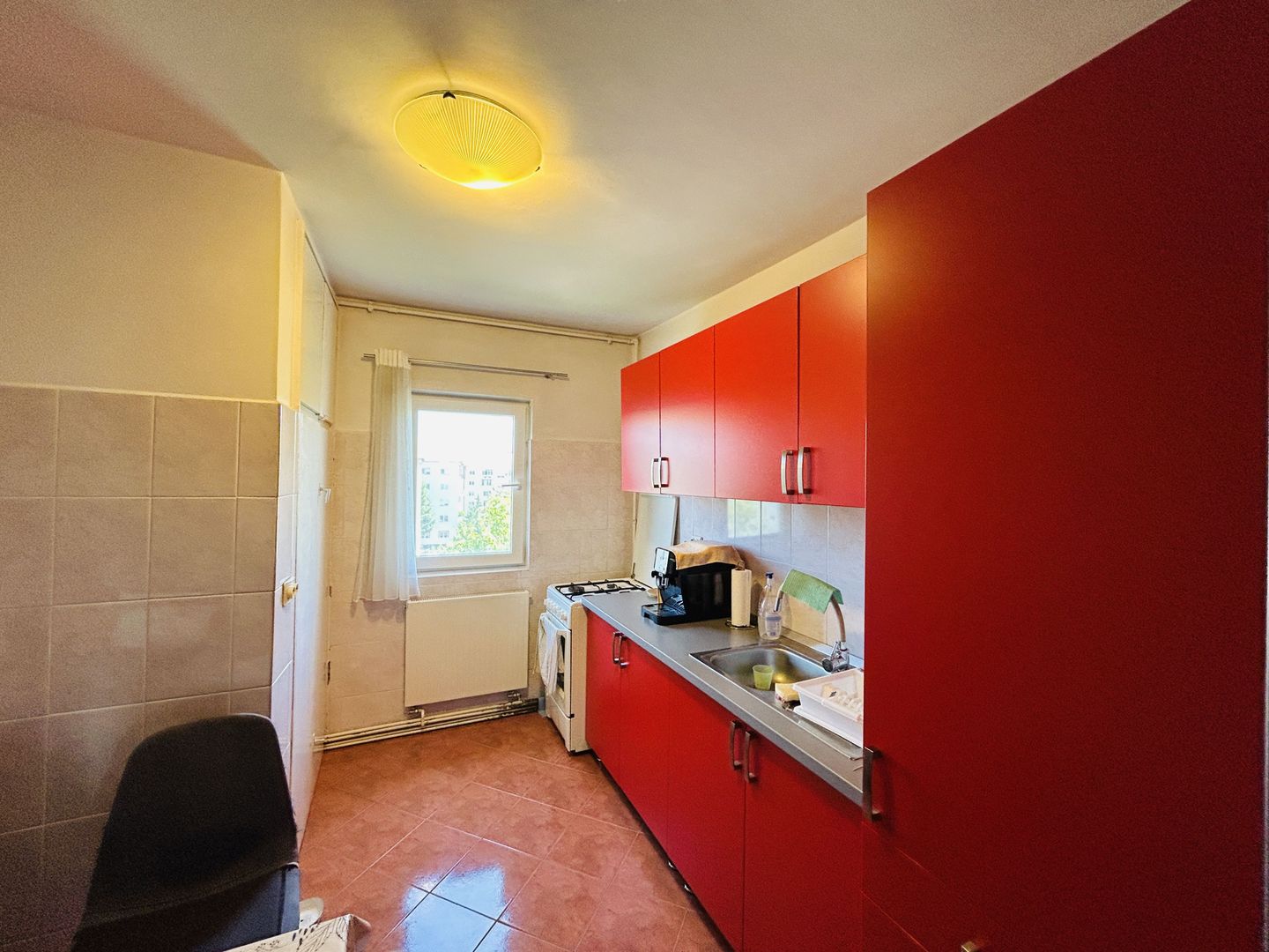 Apartament decomandat, cu 3 camere, 2 bai, 2 balcoane - Zona Strand - Poză 4