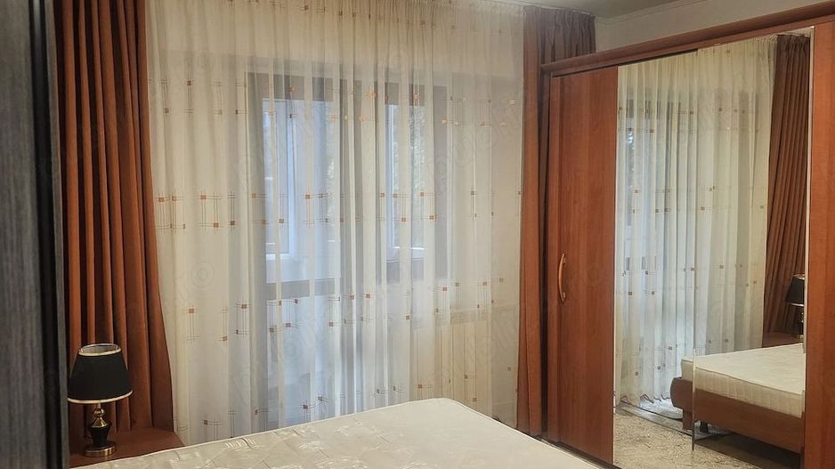Apartament 2 camere in zona Decebal cu loc de parcare - Poză 4