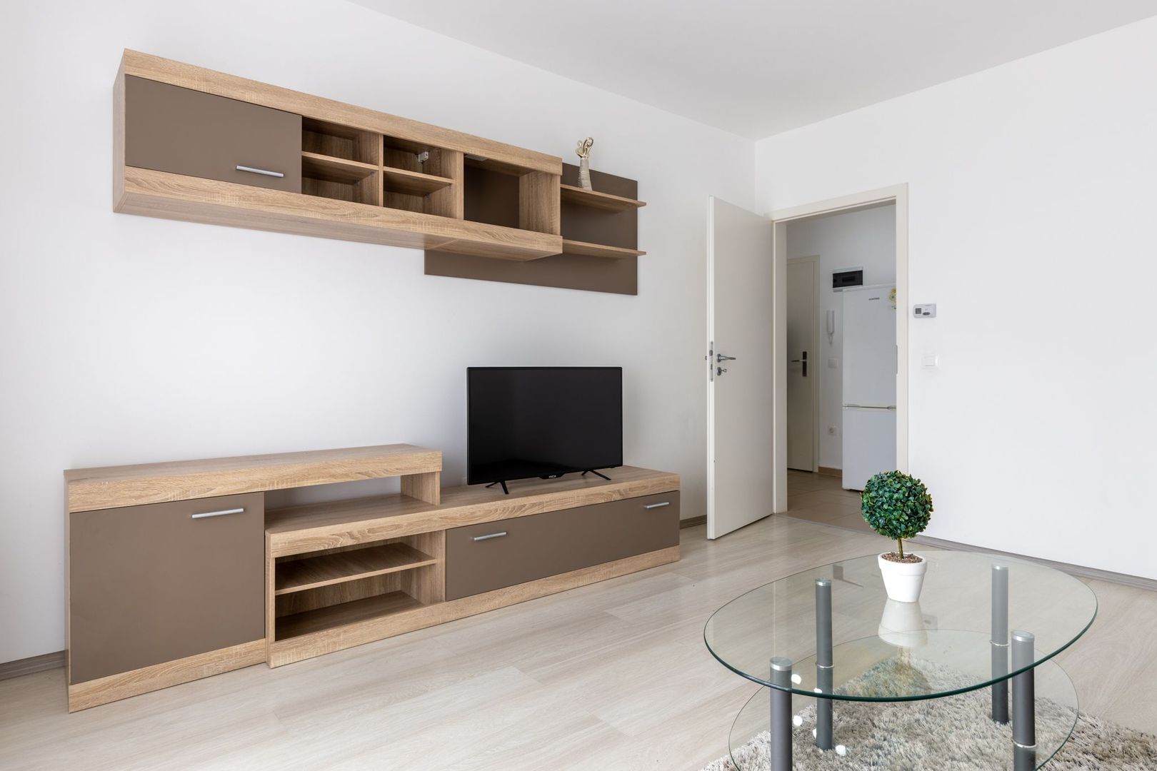 Oferim spre inchiriere apartament 2 camere etaj intermediar - Poză 5