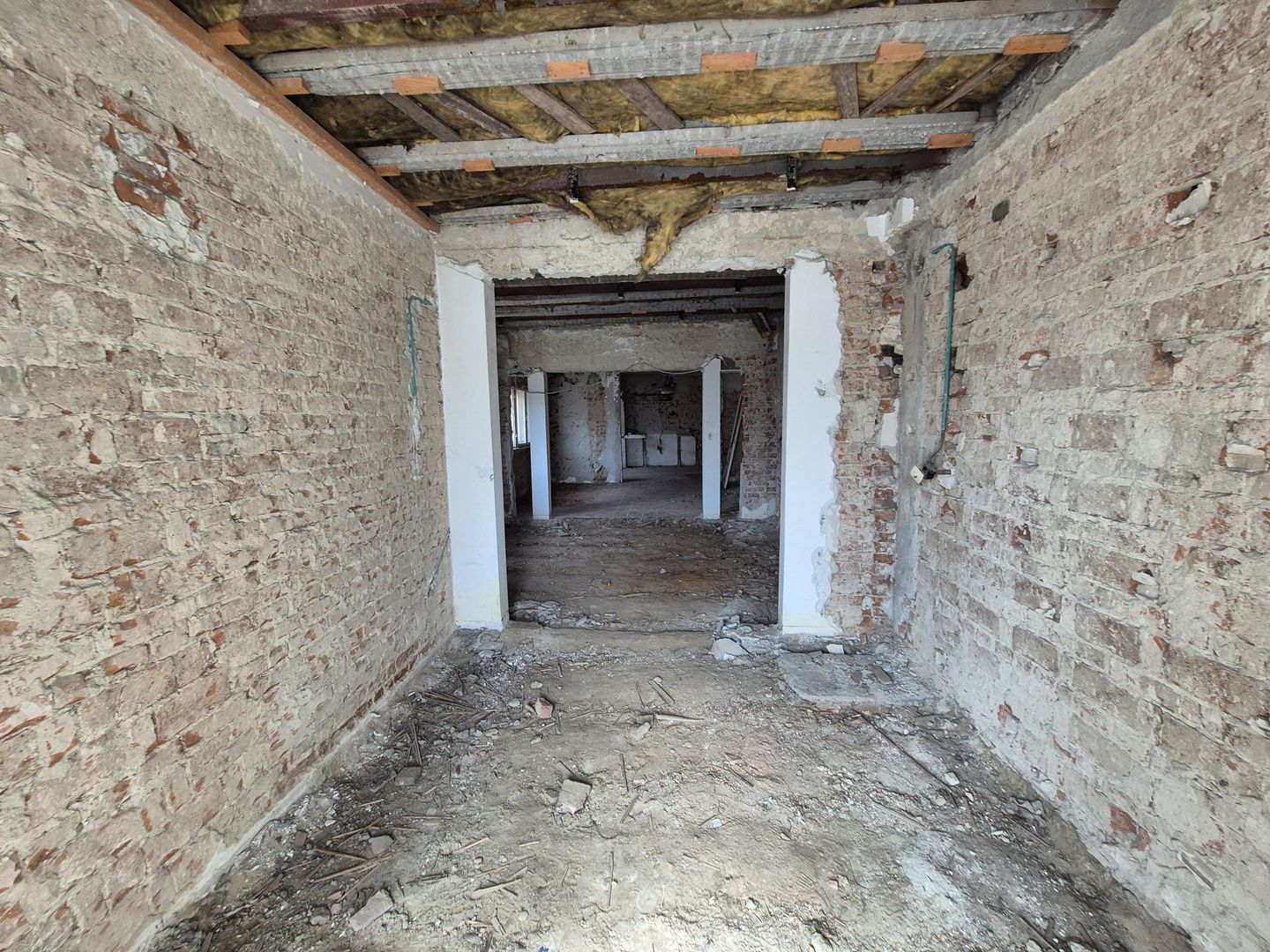 Casa S+P+1+Pod - 210,73 mp + teren 176 mp - zona Baicului - Gara Obor - Poză 11