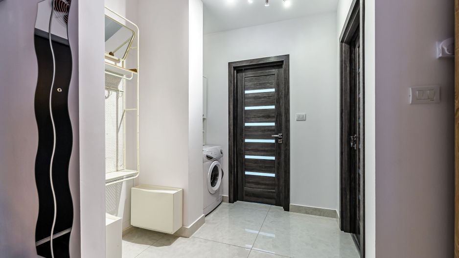 Apartament ultracentral cu loc de parcare, 2 camere cu terasa proprie - Poză 7