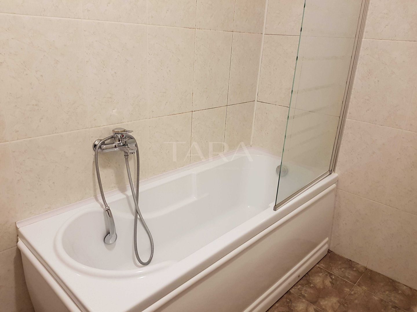 Apartament 2 camere, mobilat și utilat, în zona centrală - Poză 8