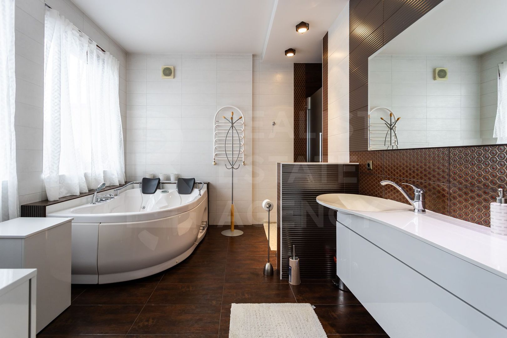 Chirie, apartament, 4 camere, strada Mihai Eminescu, Centru - Poză 16