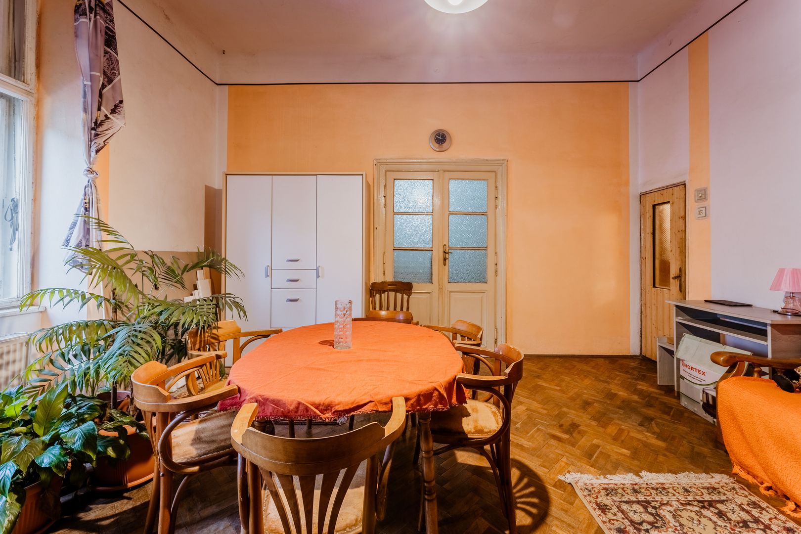 Apartament cu 3 camere central - Poză 1