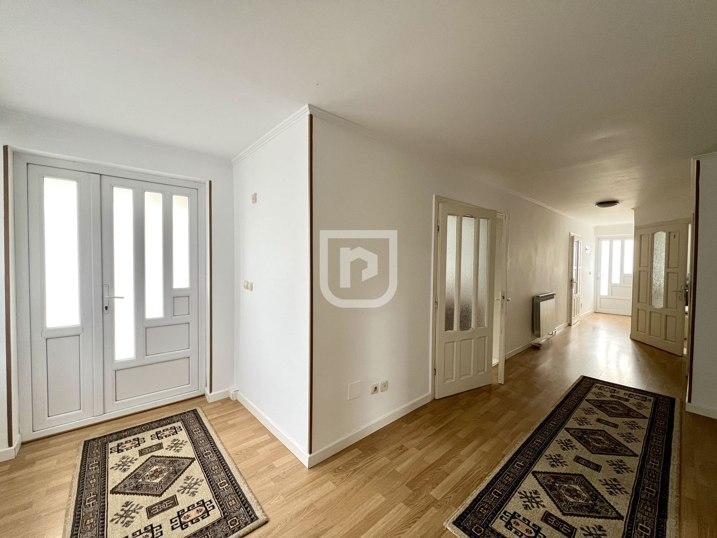 Casa de vacanta spatioasa de vanzare 6 dormitoare in Gura Humorului - Poză 13