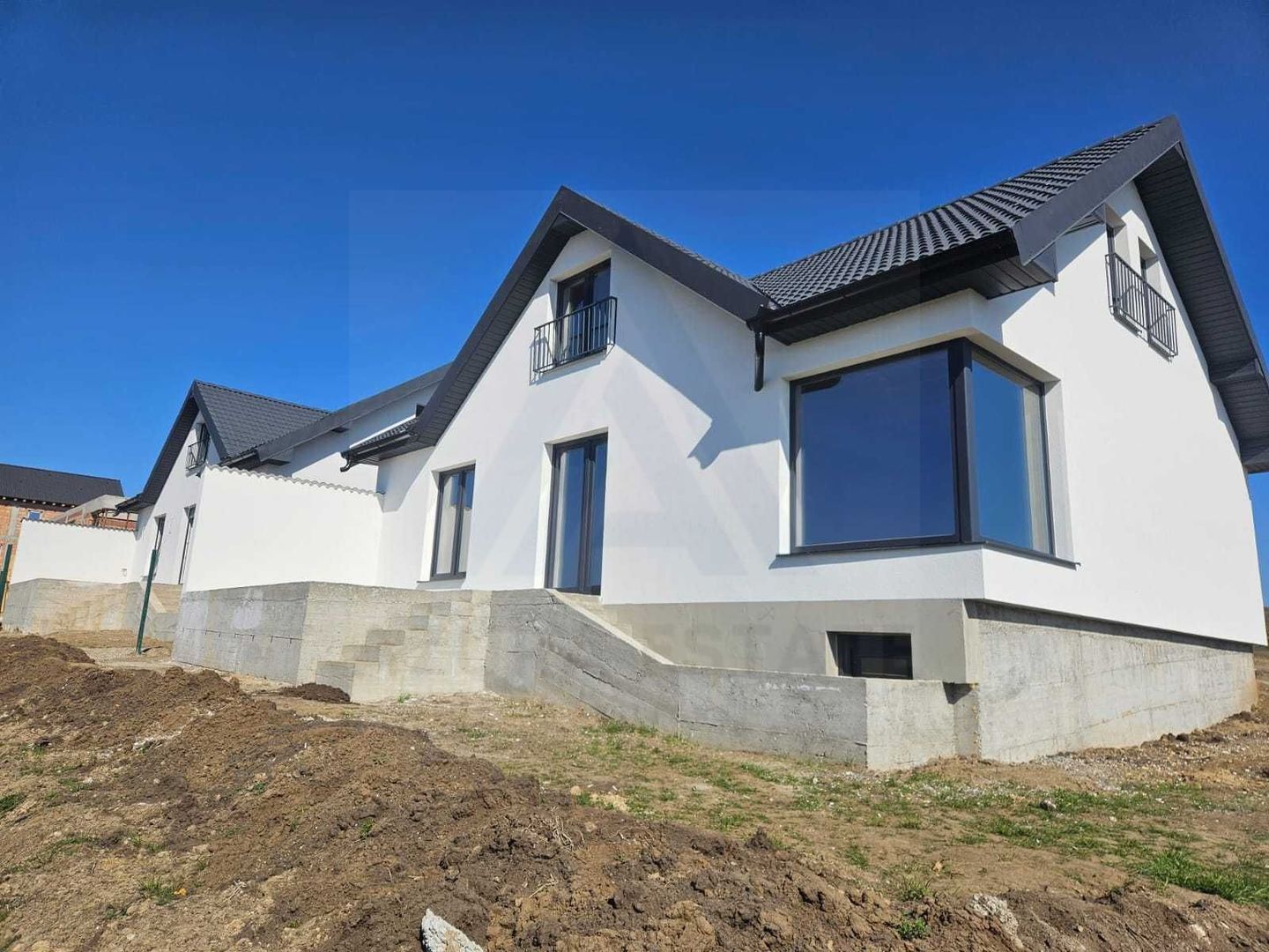 Casă panoramica 210 mp utili D+P+pod pivnita si teren 350 Sura Mare - Poză 3