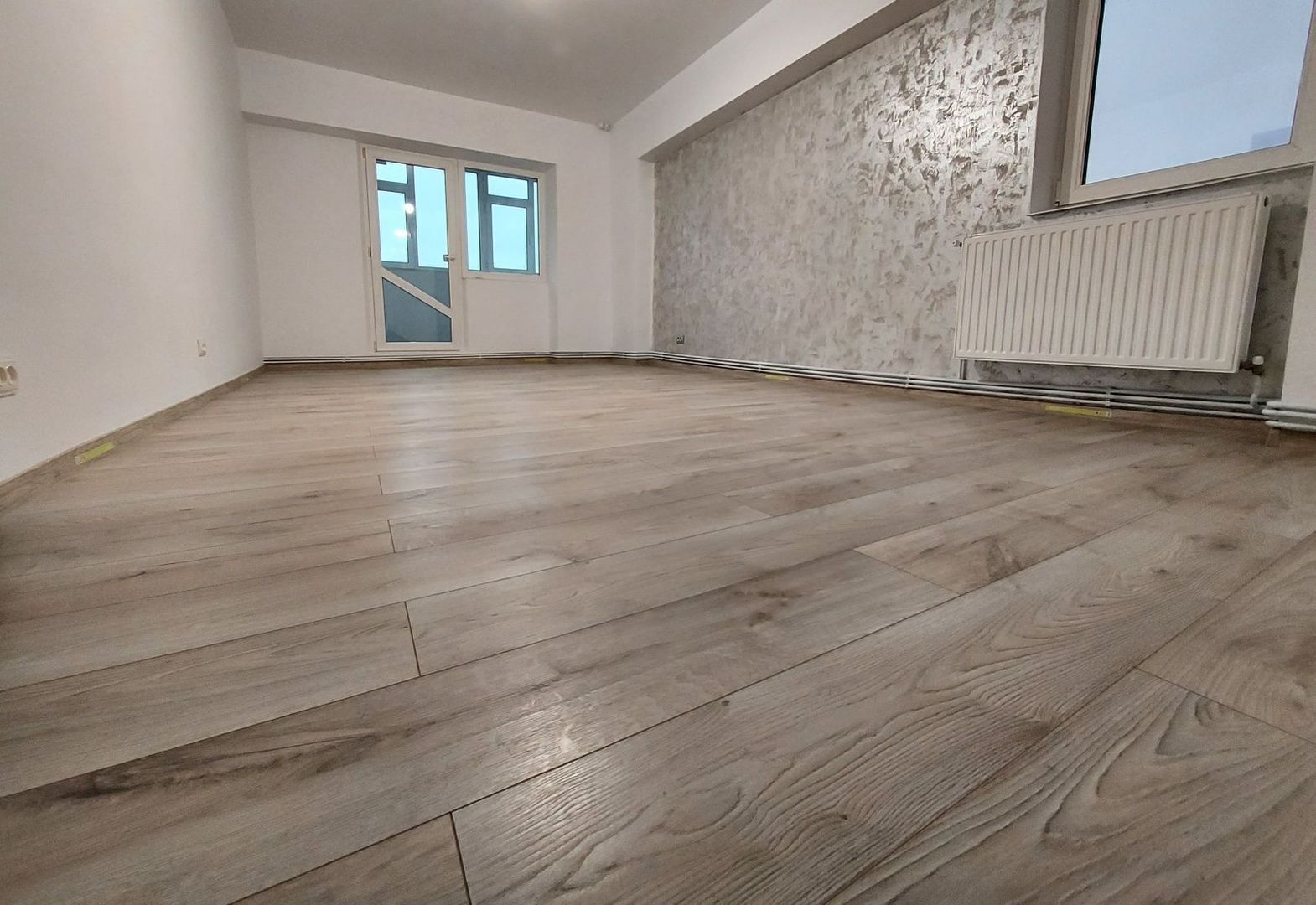 Apartament 3 camere decomandat 84 mp Pacurari 148000 euro - Poză 6