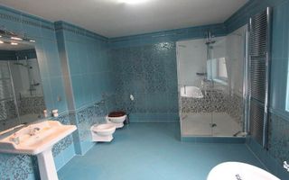 Casă / Vilă cu 7 camere în zona Lipovei - Poză 12