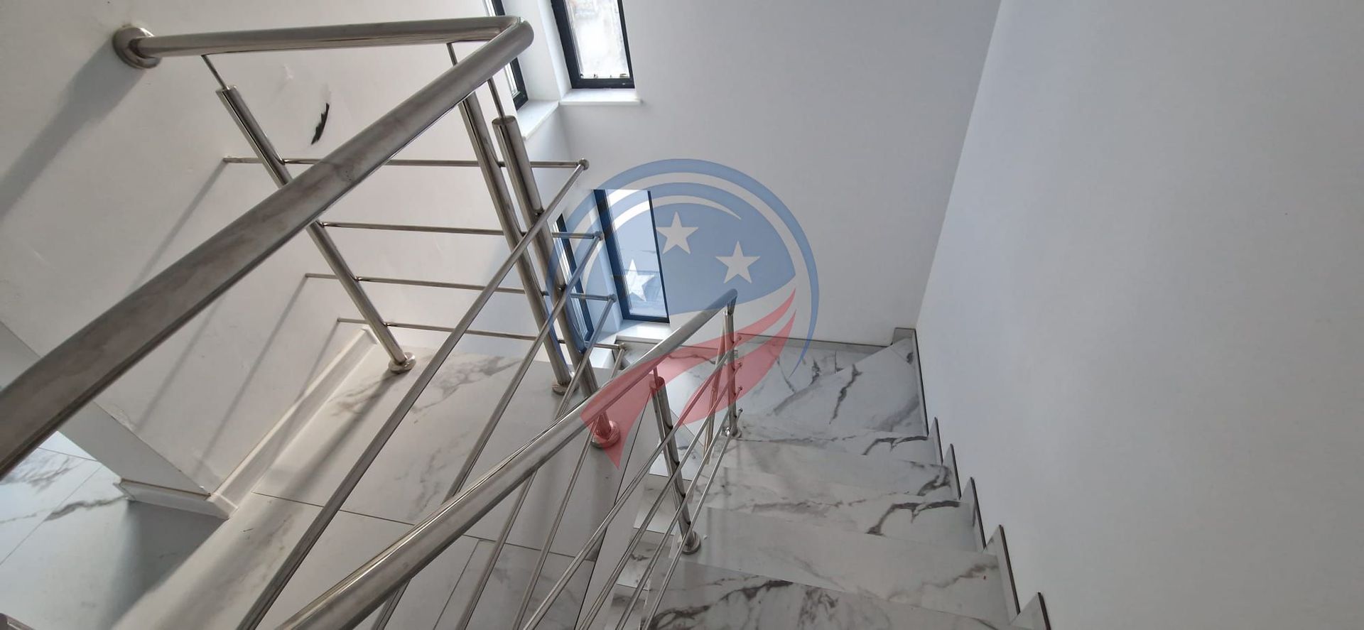 Casă modernă de lux – 4 camere, teren 373 mp, curte amenajată - Poză 10