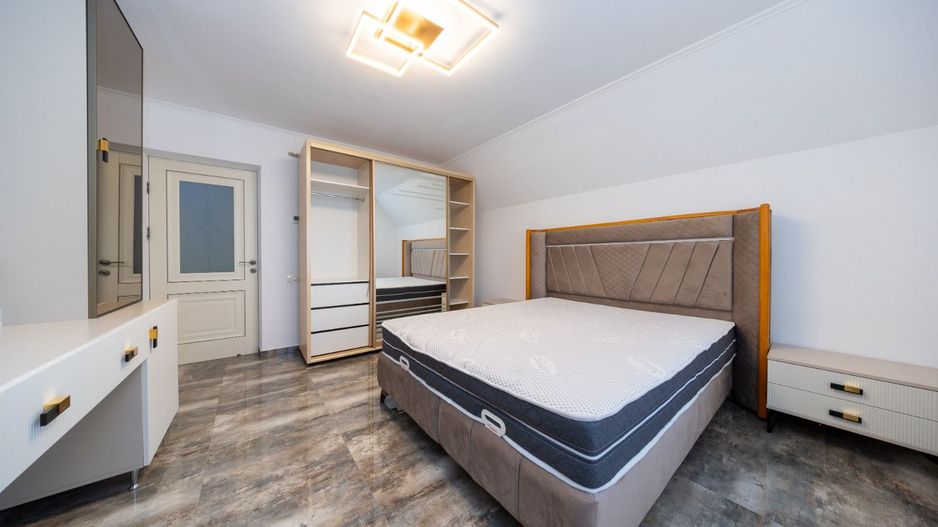 Casa 6 dormitoare+4 bai -1500 mp teren-Sacele - Poză 19