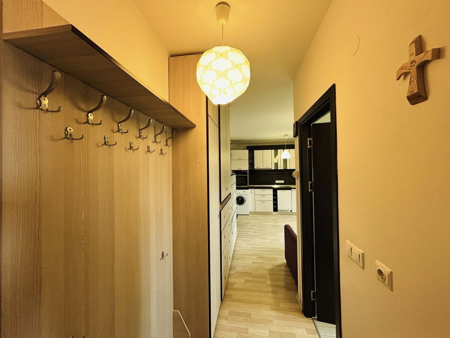 Apartament 2 camere, la cheie, balcon, boxa, loc de parcare - Poză 14