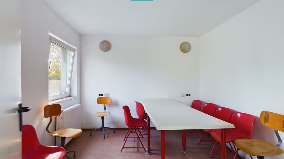 Spațiu industrial cu platformă betonată și teren - Poză 12