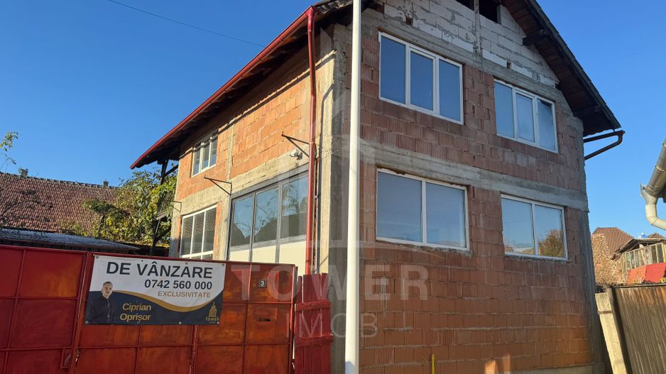 Două case la roșu în curte – Zona turistică Ocna Sibiului - Poză 2