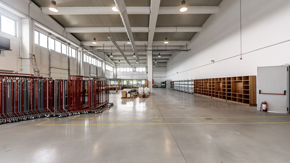 Hală de producție și depozitare cu birouri în Arad - Poză 11