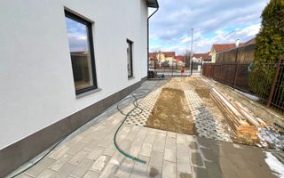 Casa moderna cu finisaje de calitate, 4 camere, 3 bai, 132 MP utili - Poză 35
