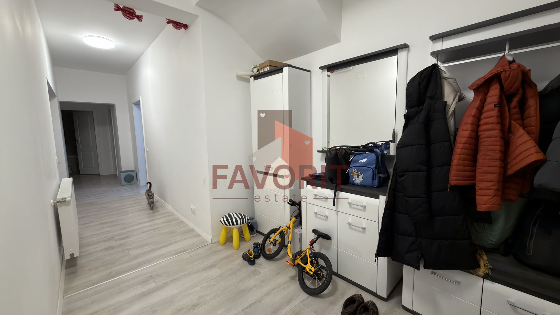 Decomandat. Cu gradina proprie. Mobilat si utilat - Poză 7