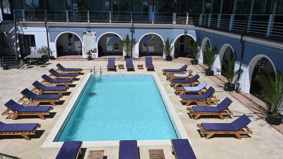 Hotel KM0 Costinesti + Restaurant + Bar + 6 spatii comerciale - Poză 1